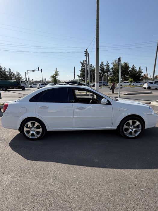 Lasetti  Ласетти 2009 г , 1.8 автомат газ-бензин , нахаду