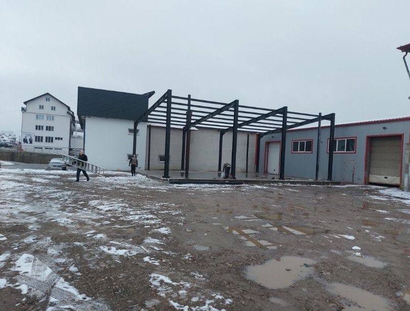 Vând hală  si containere modulare