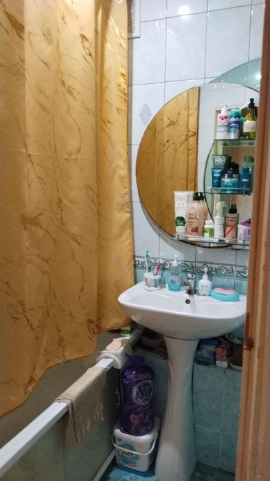 Продам двух комнатную квартиру