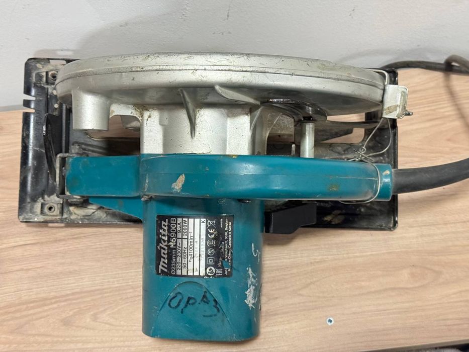 Циркулярная пила Makita N5900B – 2000 Вт, диск 235 мм