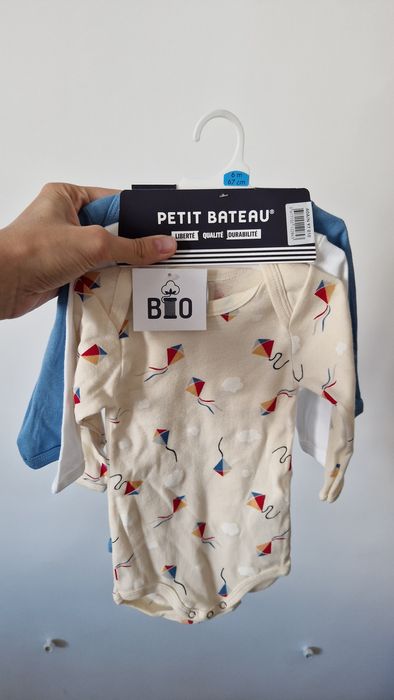 Комплекти нови бебешки бодита от органичен памук