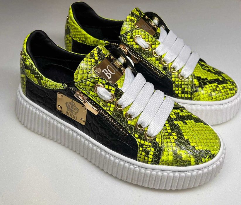 Exclusiv pentru Artisti, Vip-uri, Cantareti, Stilul Reptilian