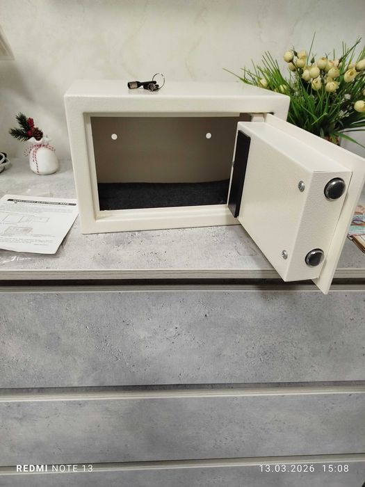 ДЁШЕВО продаётся сейф