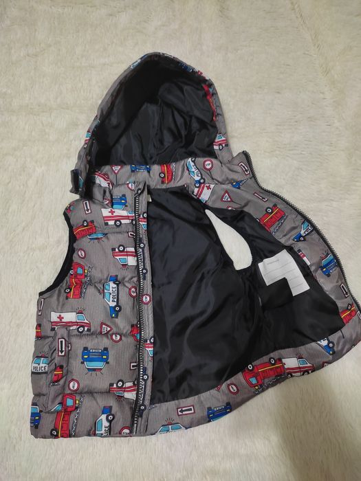 Безрукавка H&M на 2-4г