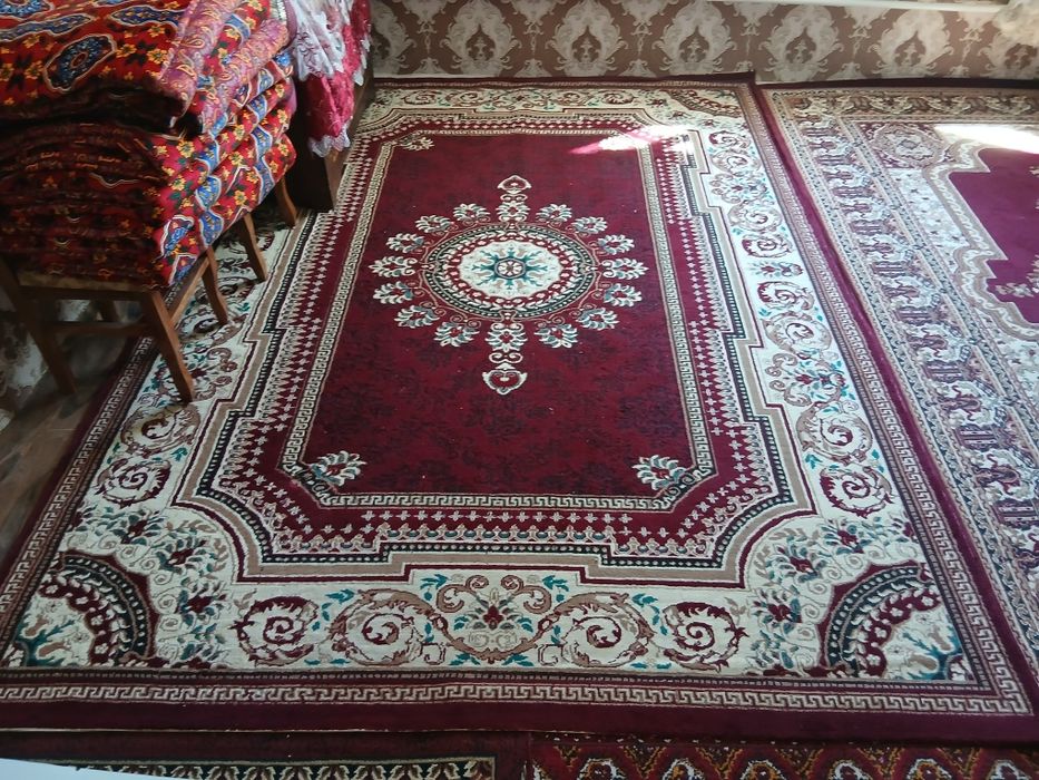 Гилем сатылады..