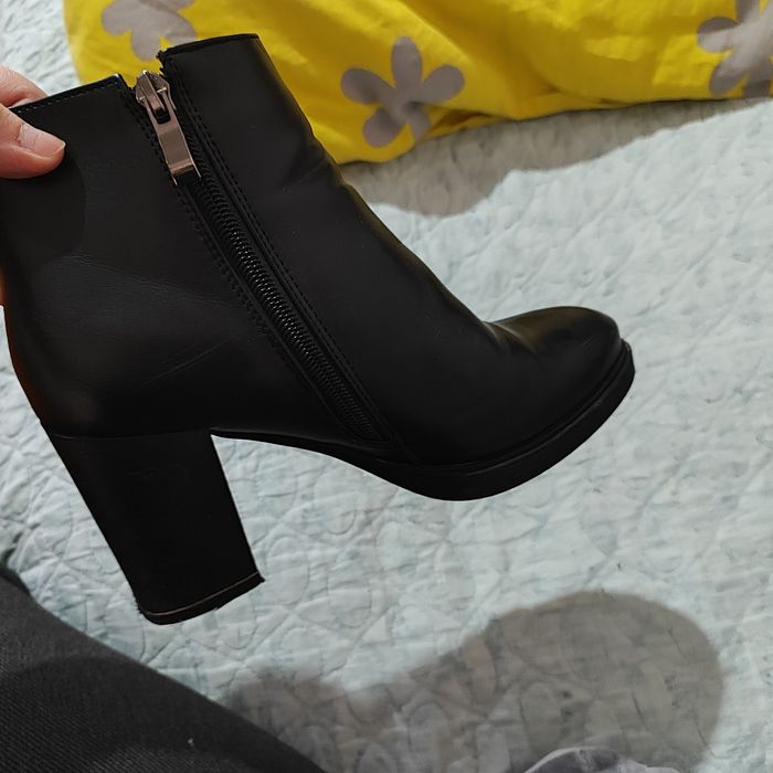 Обувь для девушки, размер 36-36,5 на узкую стопу, в отличном состоянии