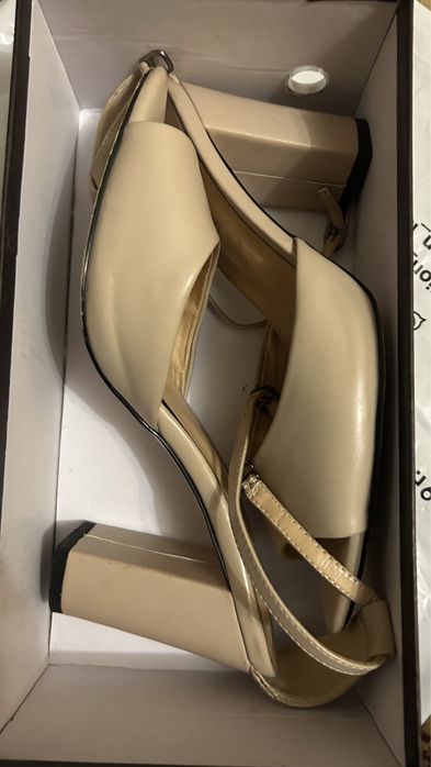 Туфли продаю за дешево покупала дарожее