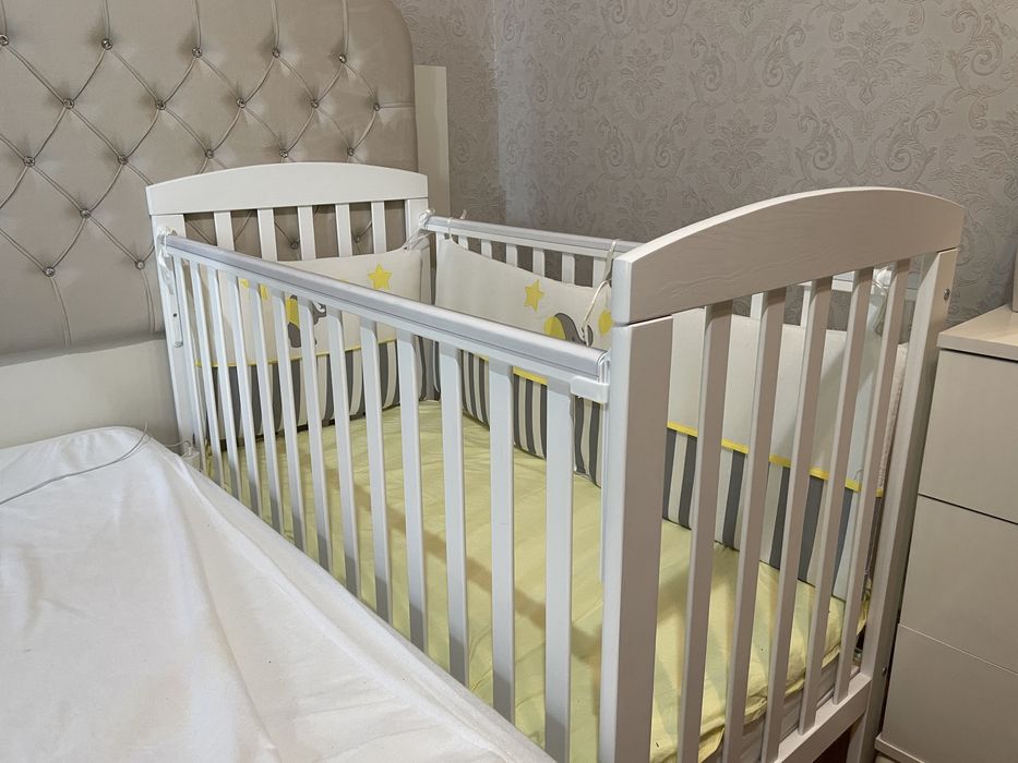 Patut si saltea din lemn masiv cu laterala culisabila 120 x 60 cm