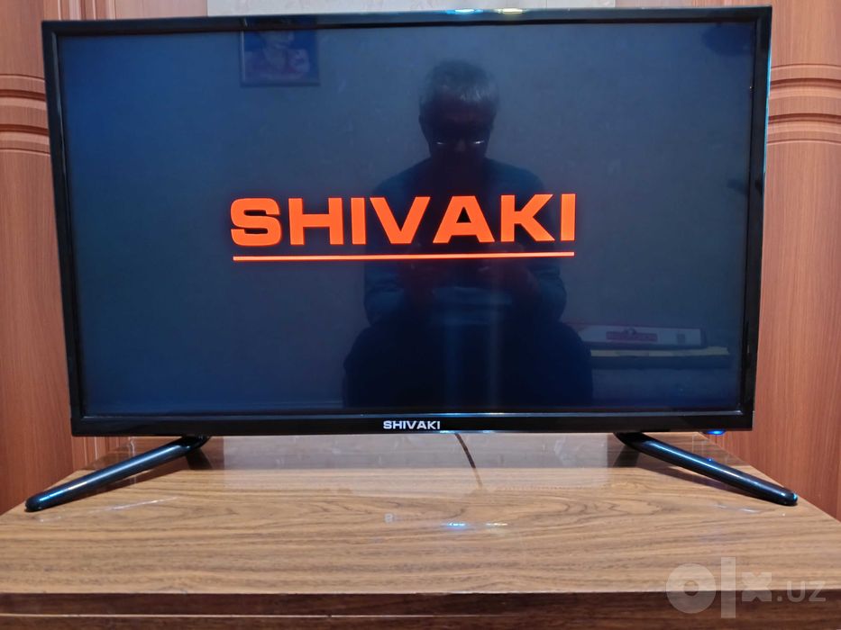 телевизор SHIVAKI - dvd LG- столик под телевизор -  dvd диски 100 штук