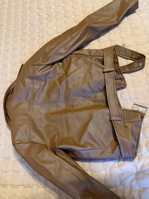 Кожено кафяво яке