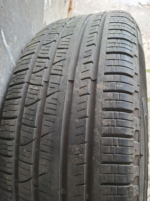 Продавам гуми 235 55 19 run flat