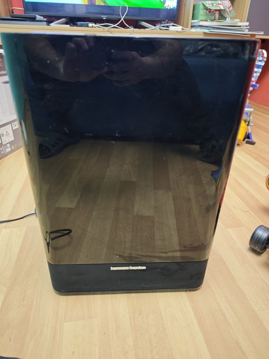 Продавам си съраунд системата