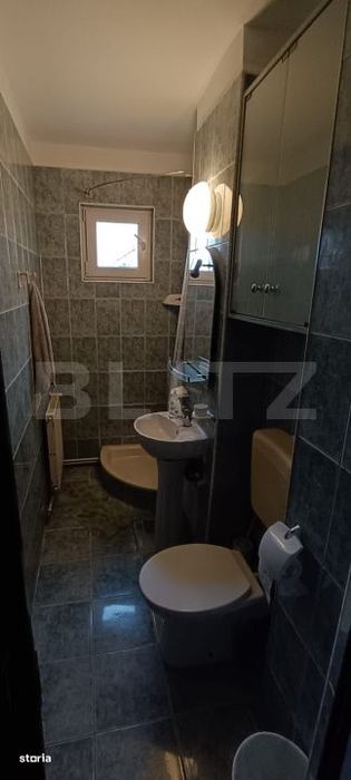 Apartament cu 3 camere, 45 mp, zona Vasile Aron