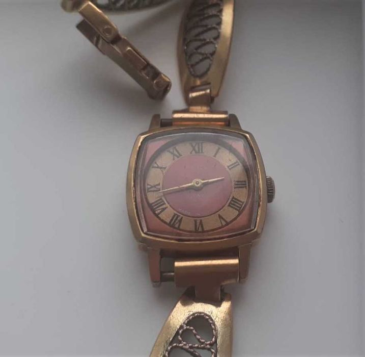 Часы на запчасти