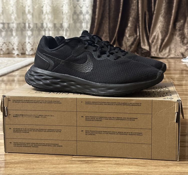 Продам кроссовки Nike