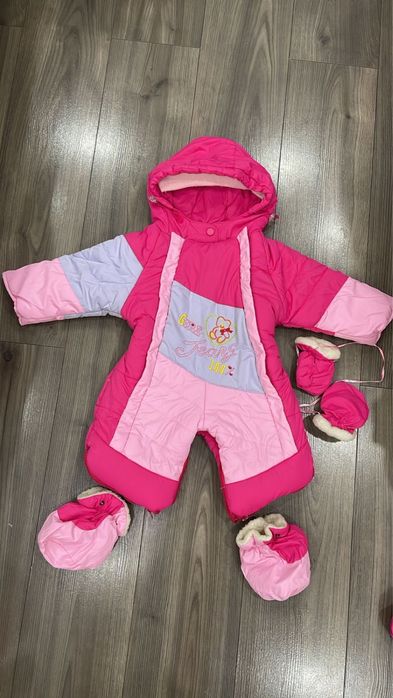 Продам комбинезоны зимние от0 до3 лет