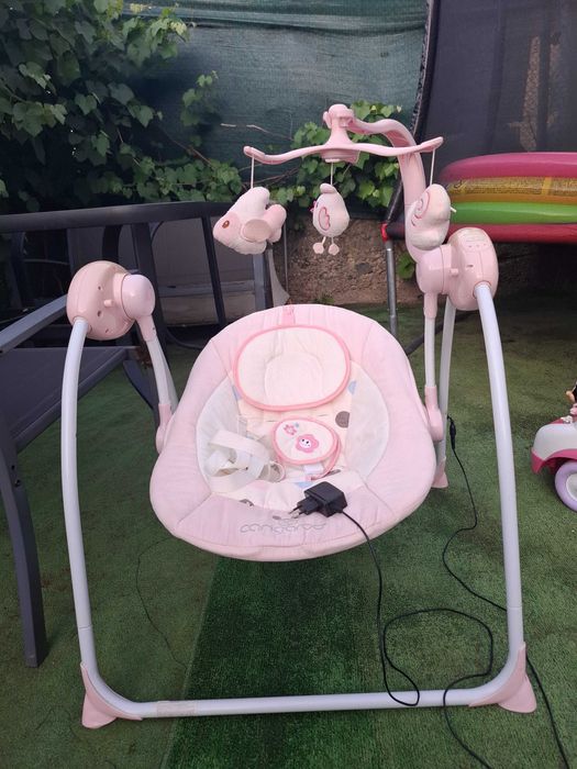 Продава се музикална люлка