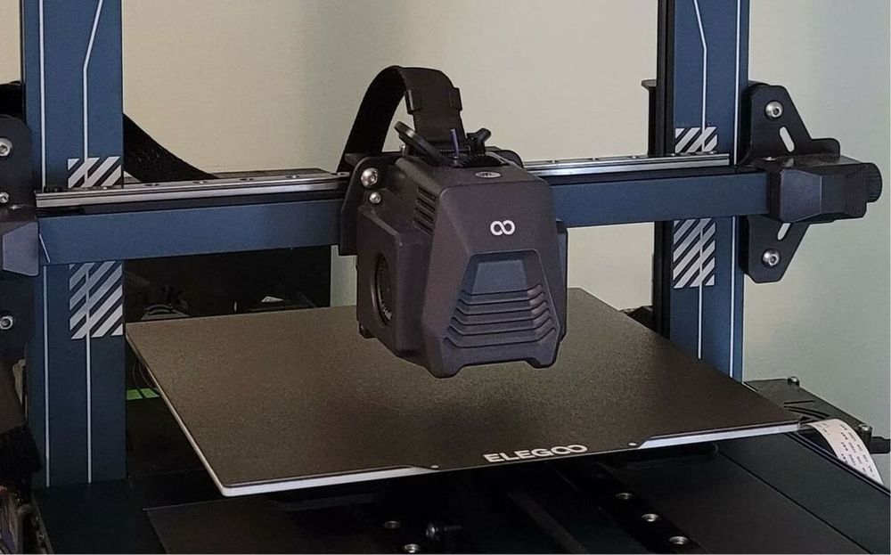 Vând imprimantă 3D Elegoo Neptune 3