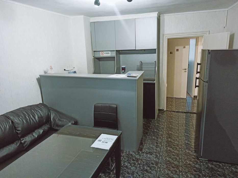 Дава се под наем Четиристаен апартамент в Бургас, Изгрев - 90 кв.м за 459 € - Снимка #2