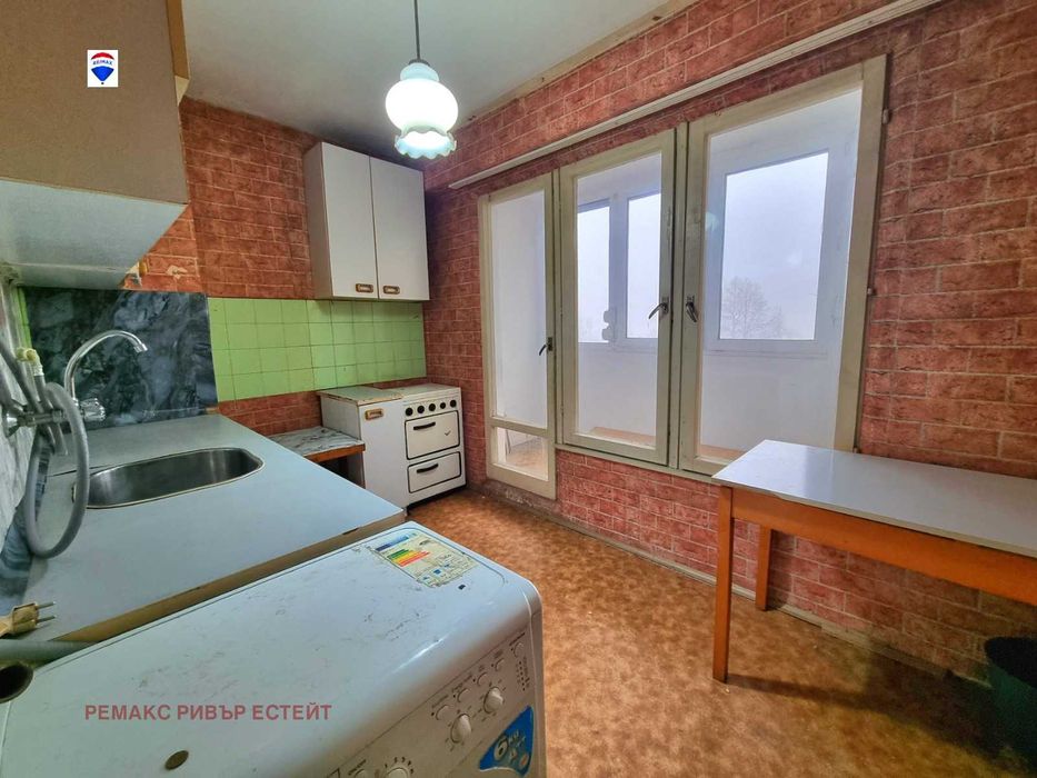 Двустаен апартамент за продажба кв. Чародейка Север