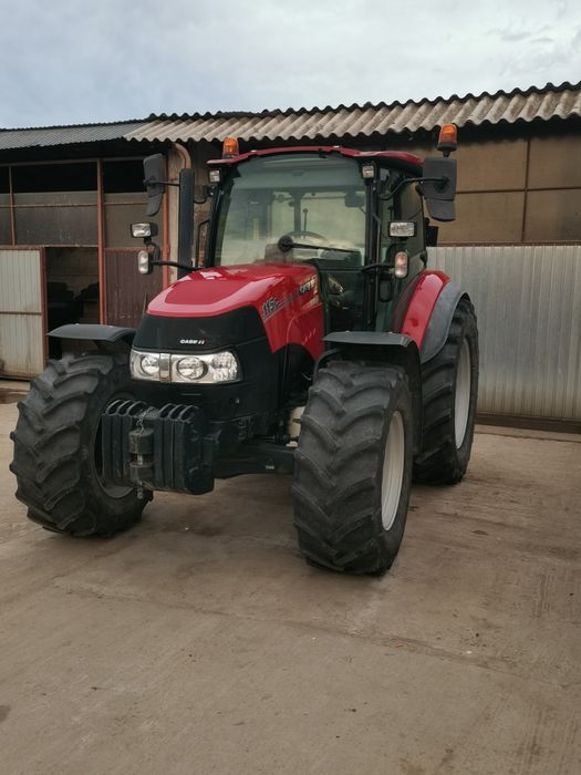 Case 115c Farmall 640ore