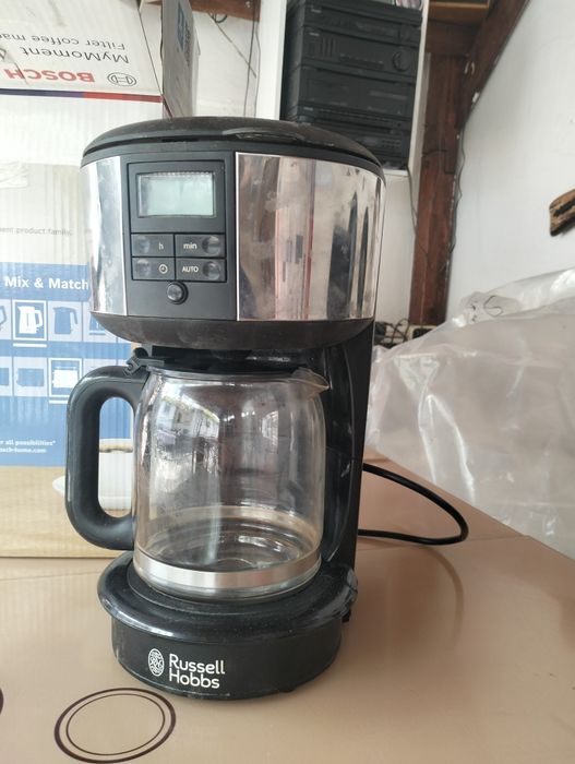 Vând Cafetieră !!! Russell Hobbs