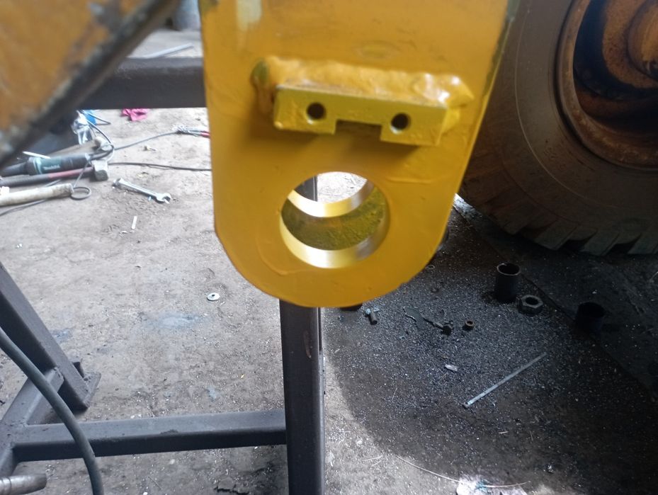 Reparatii Utilaje Hidraulice,alezari profesionale,bucsi bolțuri la Comanda