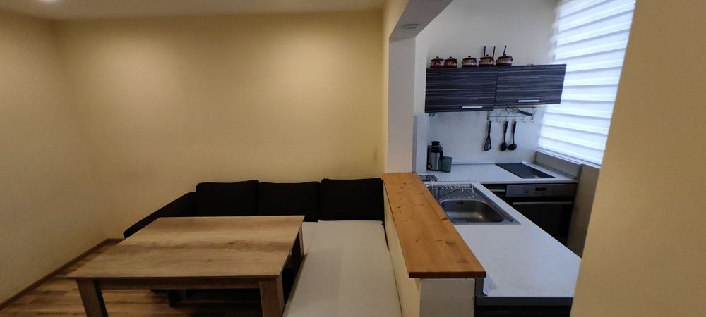 Дава се под наем Тристаен апартамент в Стара Загора, Три чучура - север - 69 кв.м за 306 € - Снимка #1