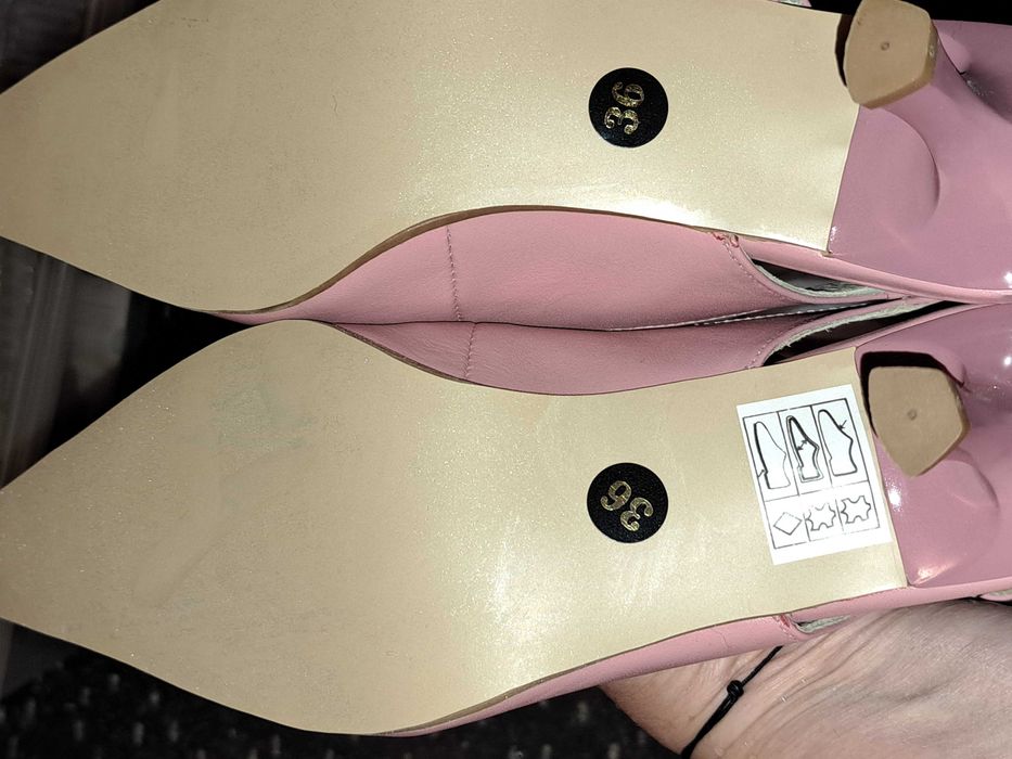 Vand pantofi dama, 36, piele, productie romaneasca, varf ascutit, roz