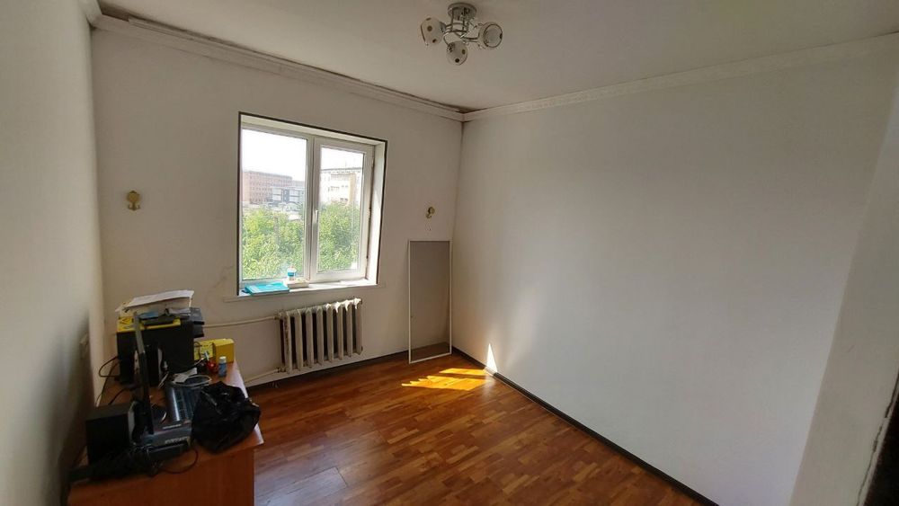 СРОЧНО!!! Продаётся 4х комнатная квартира с хорошим ремонтом.