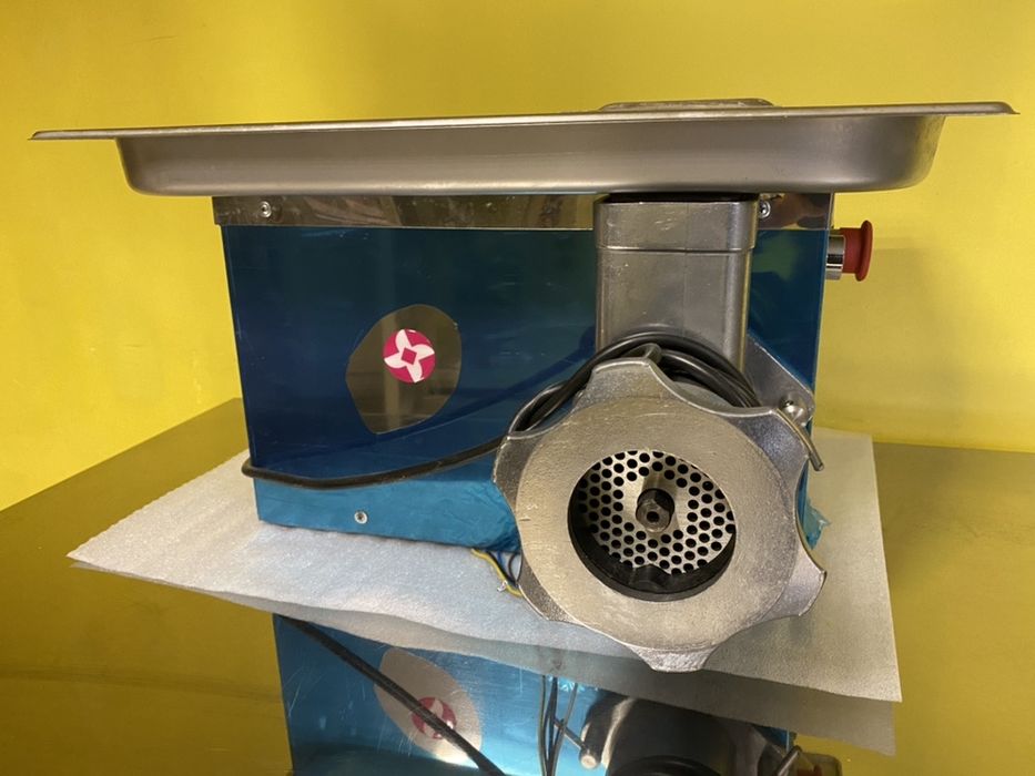 Мясорубка промышленная.