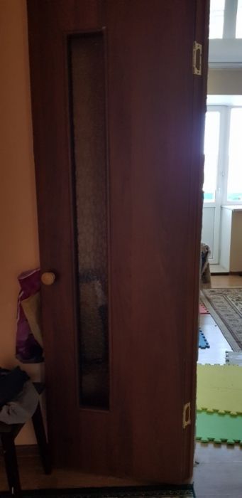 Продам двухстворчатую дверь для зала..