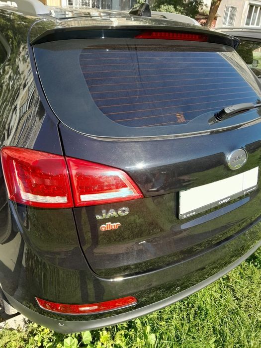 Продам кроссовер JAK S5