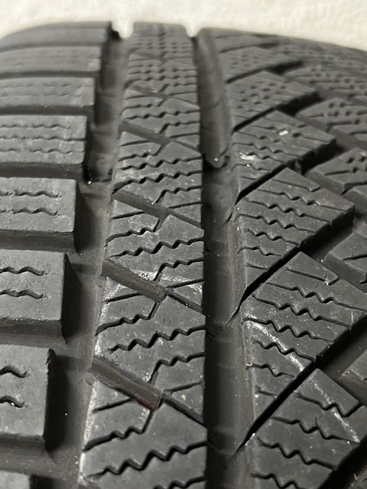 Roti iarna pentru Volvo XC60 model Cratus cu dimensiunea anvelopei de 235/60/18 Continental Winter Contact TS 850 cu profil 7 mm.