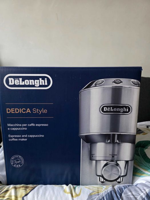 Кафемашина Delonghi Dedica