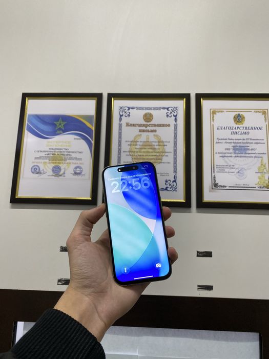 Продам срочно iPhone 15 Pro 256GB