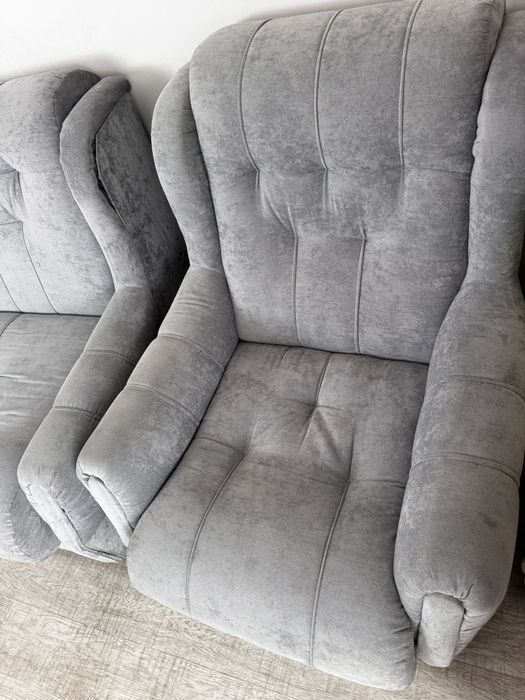 Диван и два кресла