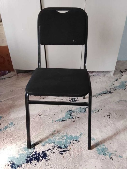 Стуллар бор ишлатилган нархи келишилади