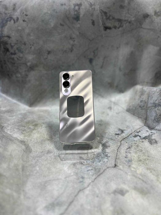 смартфон  Vivo Y04