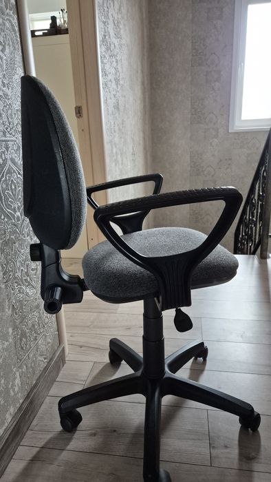 Кресло офисный регулируемое