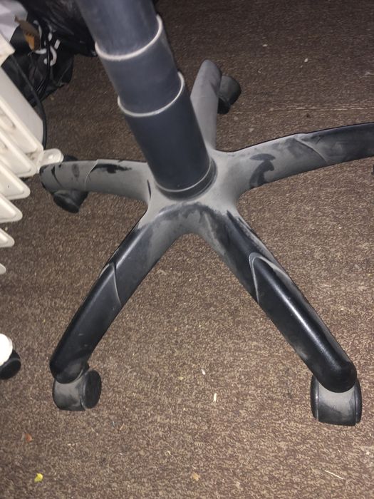 Офис Стол нов и работещ