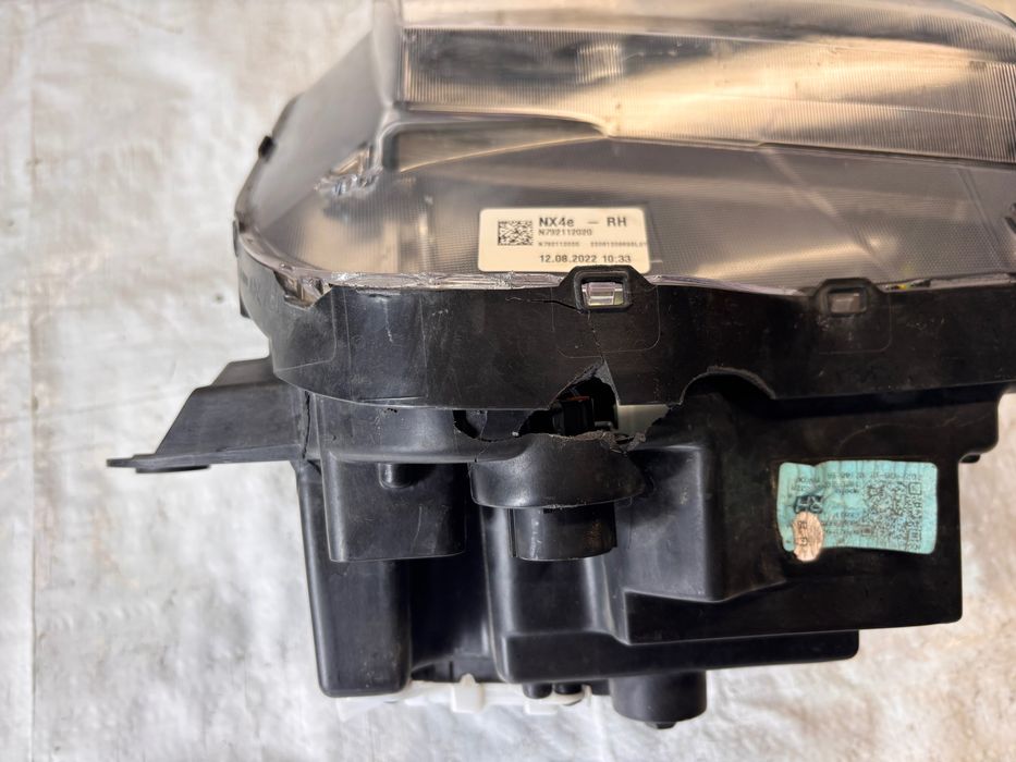 Десен LED фар за Hyundai Tucson