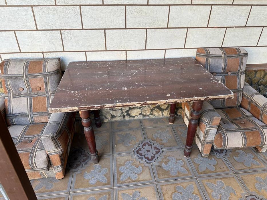 Ikkita kreslo bitta stol sotiladi