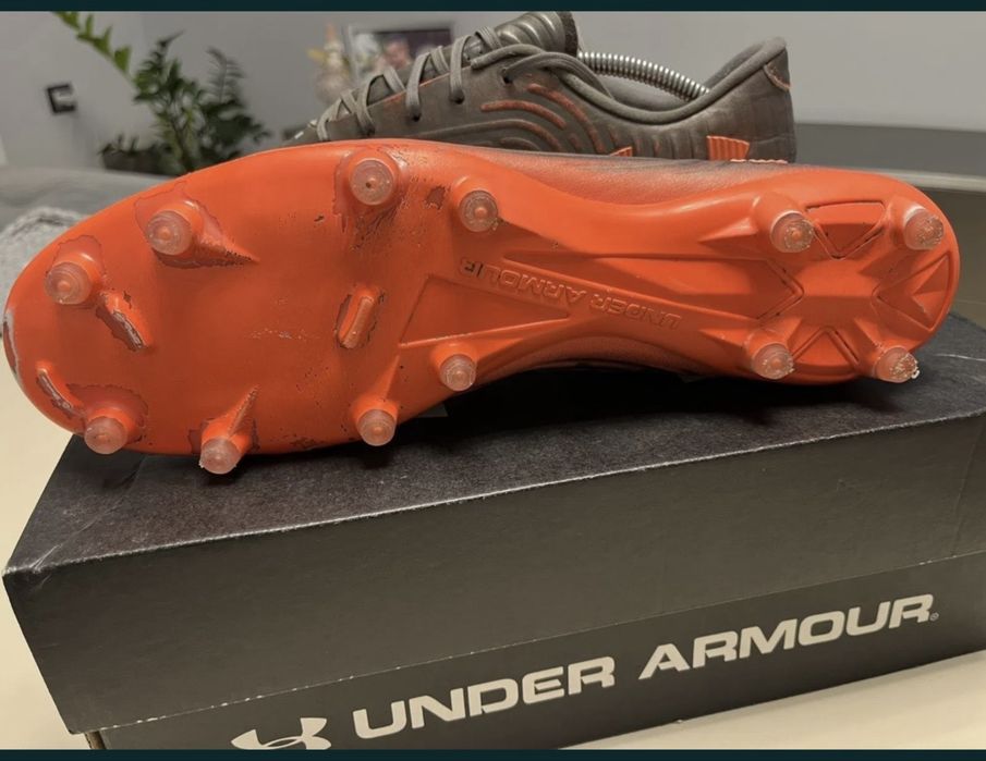 Бутонии Under Armour.