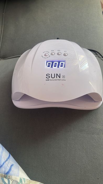 Продам лампу для сушки ногтей.