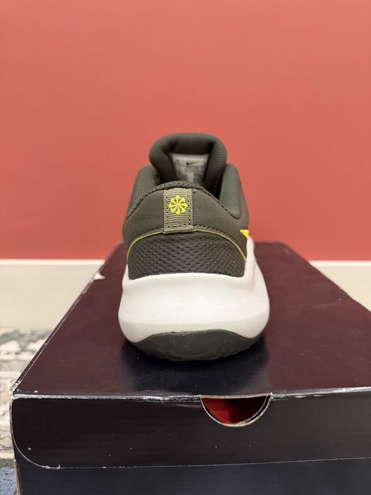 Nike Legend Essential 3 кроссовки для тренировок