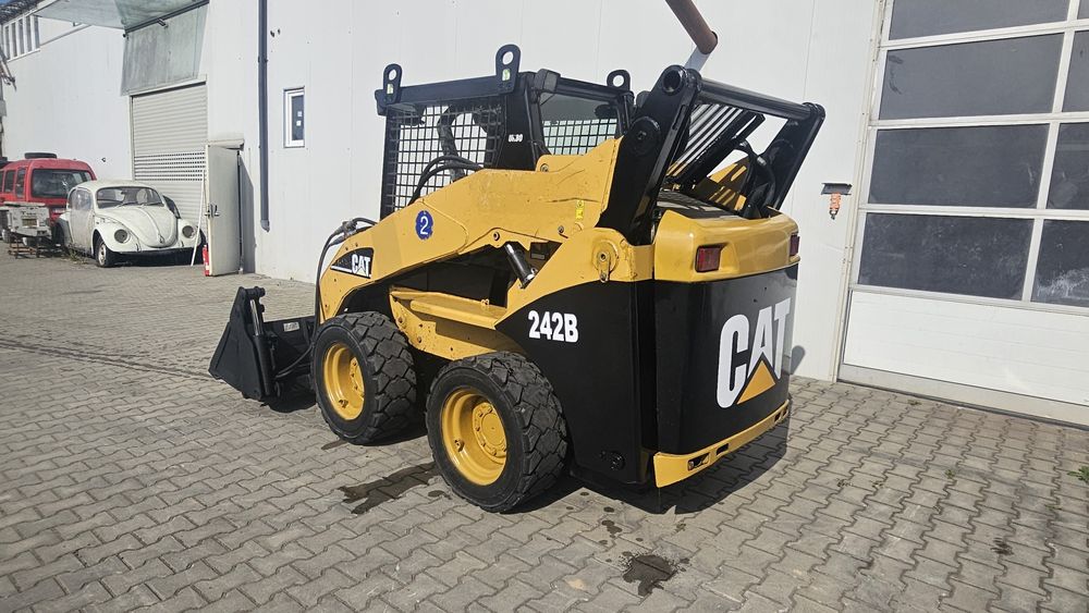 Caterpillar 242b miniincarcator 3000kg bobcat