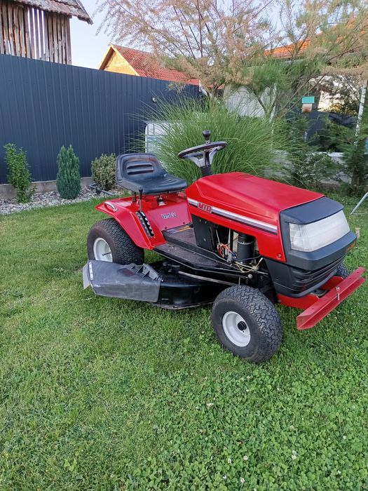 Tractoras tuns iarba Mtd