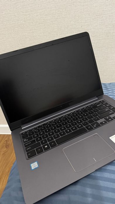 Ноутбук Asus.            .