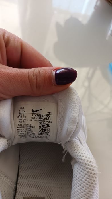 Маратонки бели на цвят Nike 33 eur, леки и с мрежа